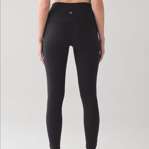 Black lulu lemon leggings